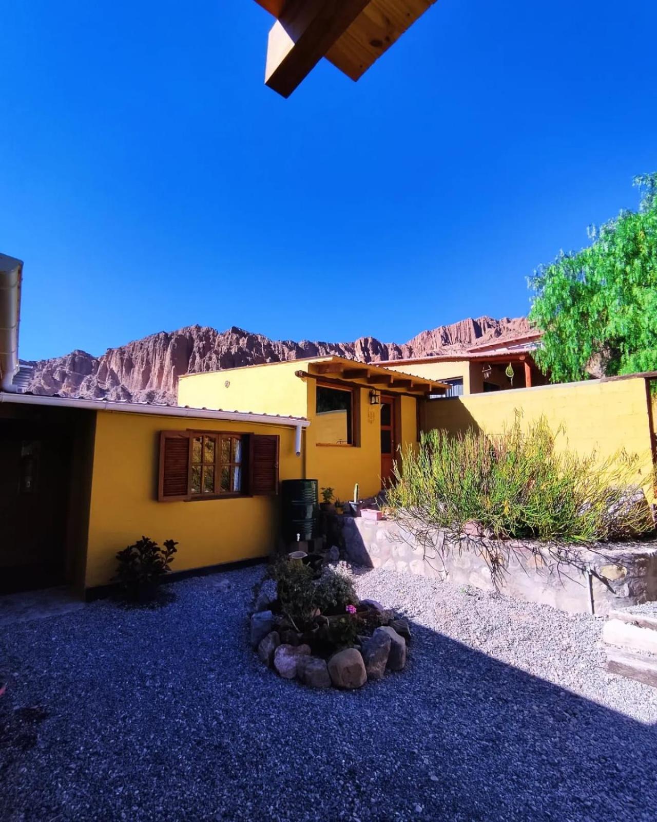 Retama Bed & Breakfast Tilcara Bagian luar foto