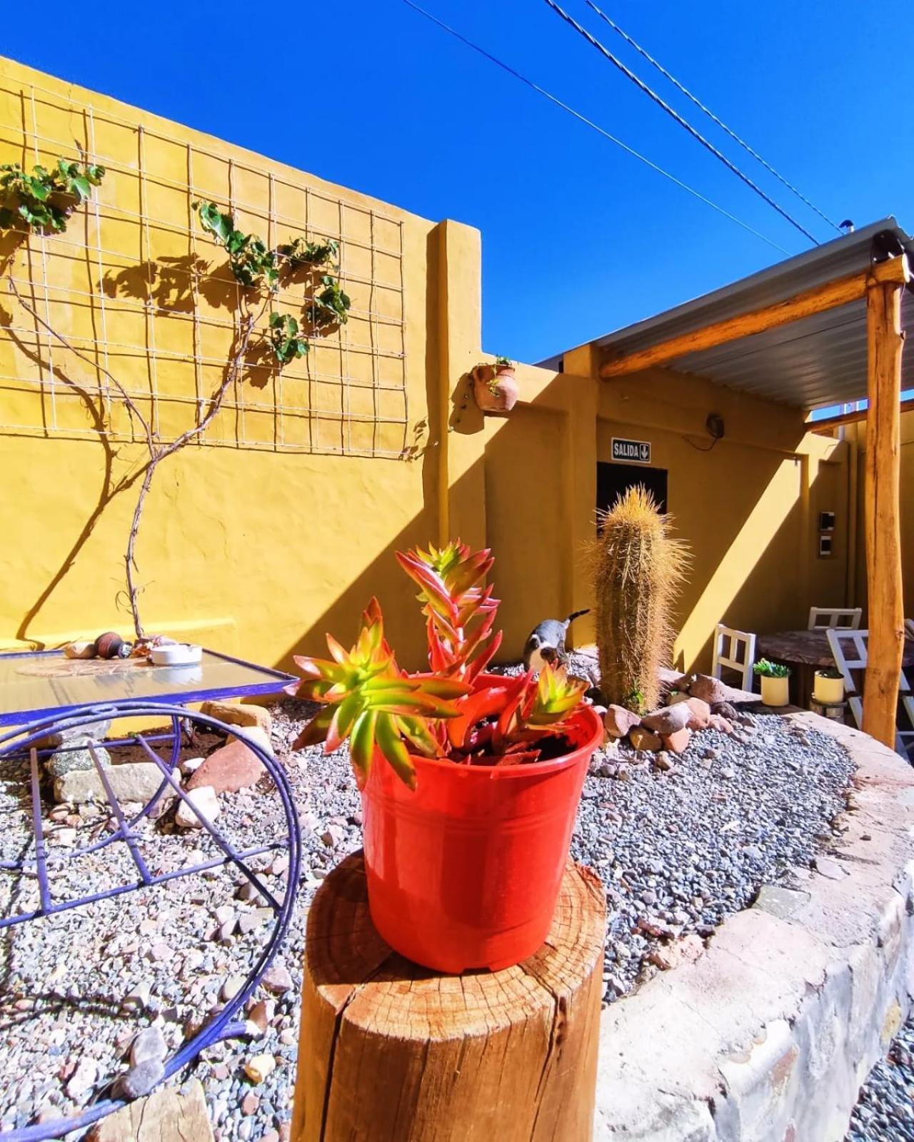 Retama Bed & Breakfast Tilcara Bagian luar foto