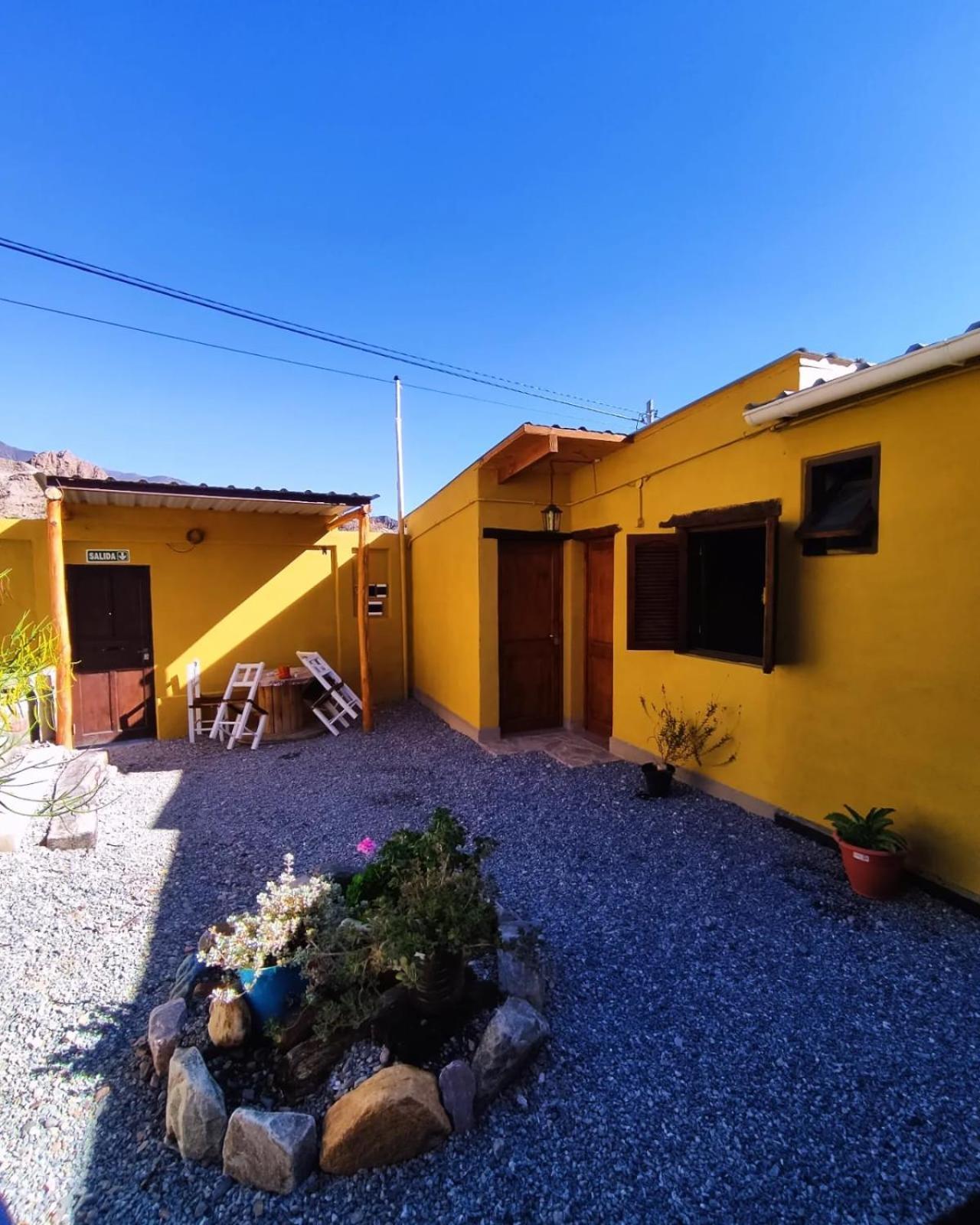 Retama Bed & Breakfast Tilcara Bagian luar foto